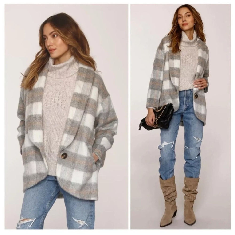 Evereve Checkered Pea Coat - Gray, White, Tan